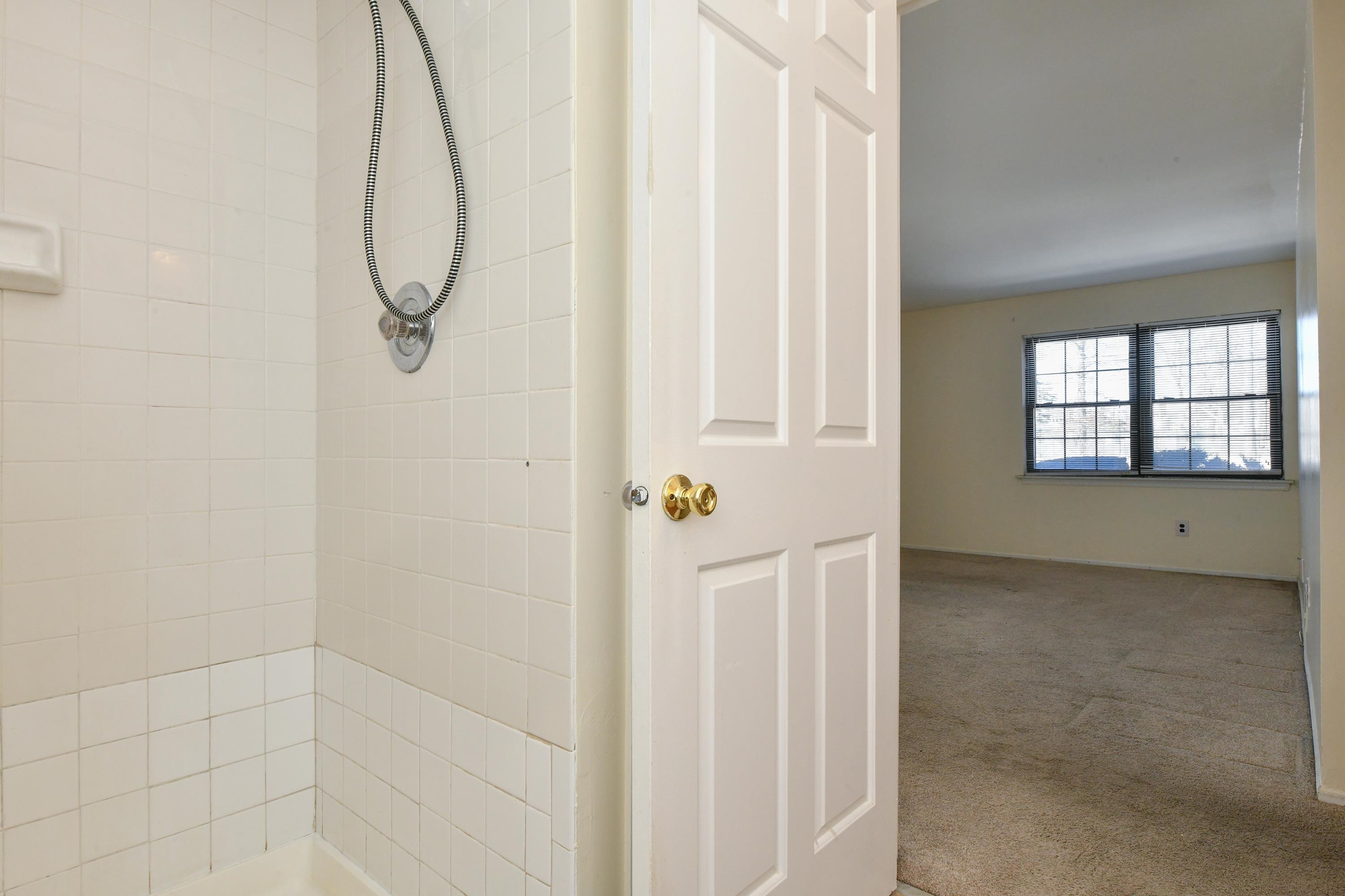 290 Alpine Way, Unit A Woodbridge, NJ 07095 - Photo 22 of 33