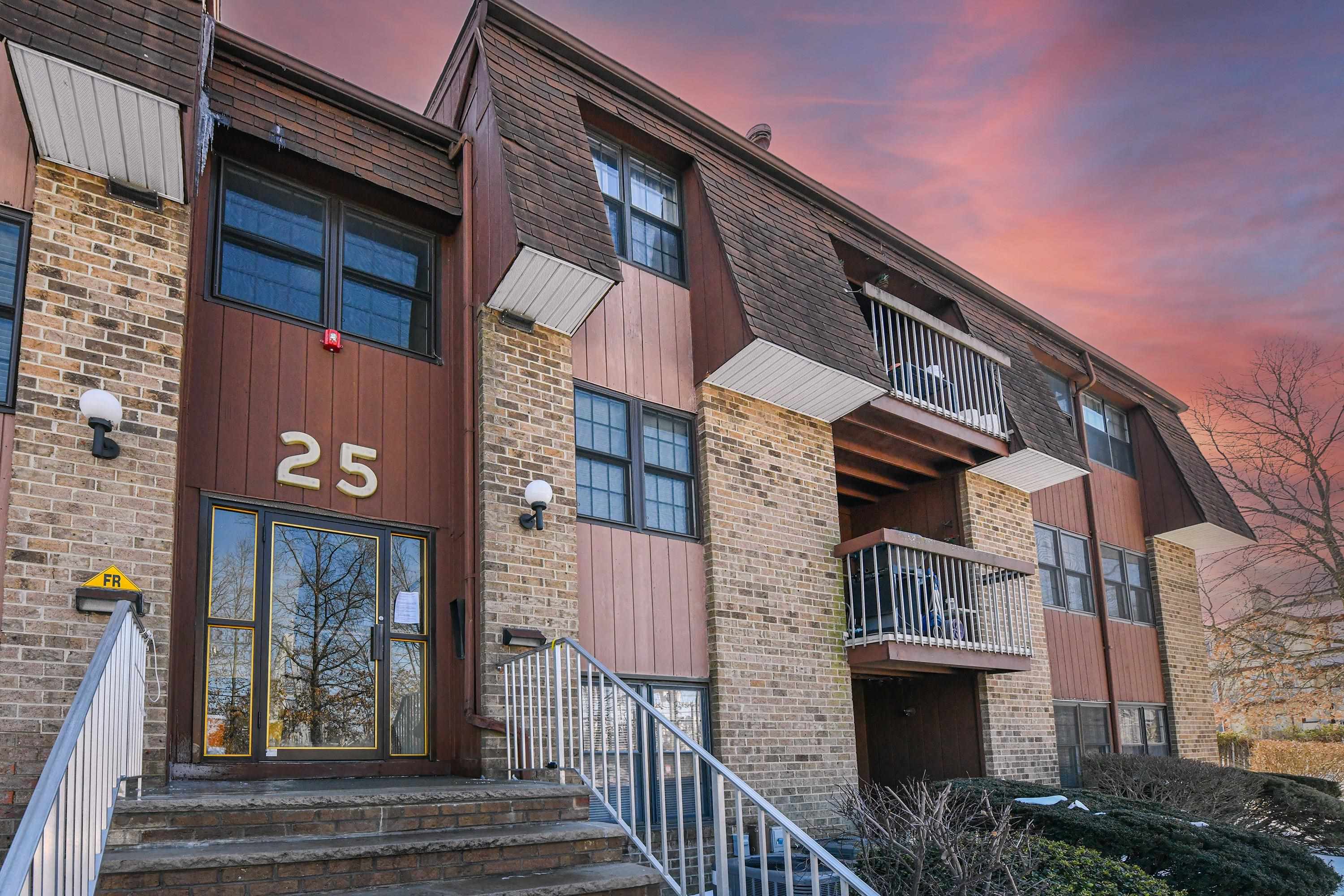 290 Alpine Way, Unit A Woodbridge, NJ 07095 - Photo 3 of 33