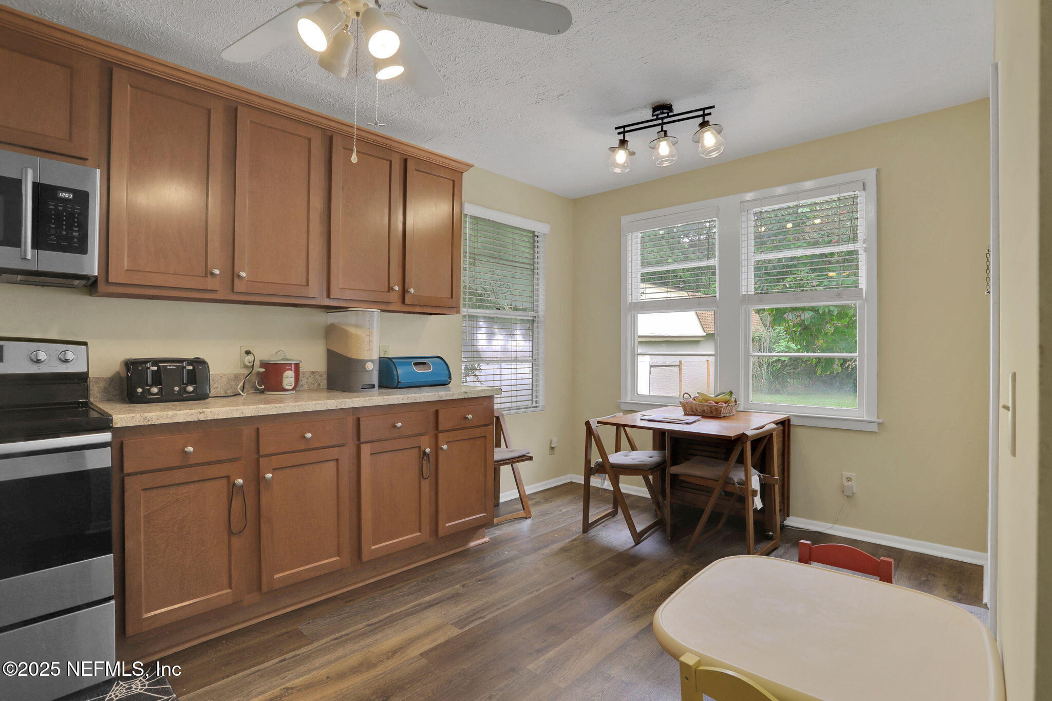 3757 Lilly Road North Jacksonville, FL 32207 - Photo 13 of 33 12 Kitchen and Breakfast Nook