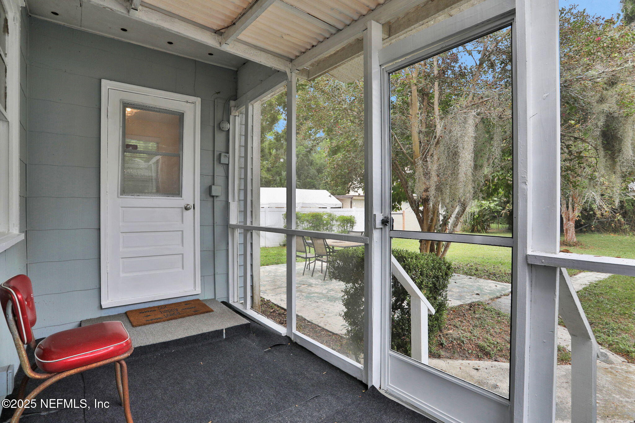 3757 Lilly Road North Jacksonville, FL 32207 - Photo 28 of 33 27 Screened-In Lanai