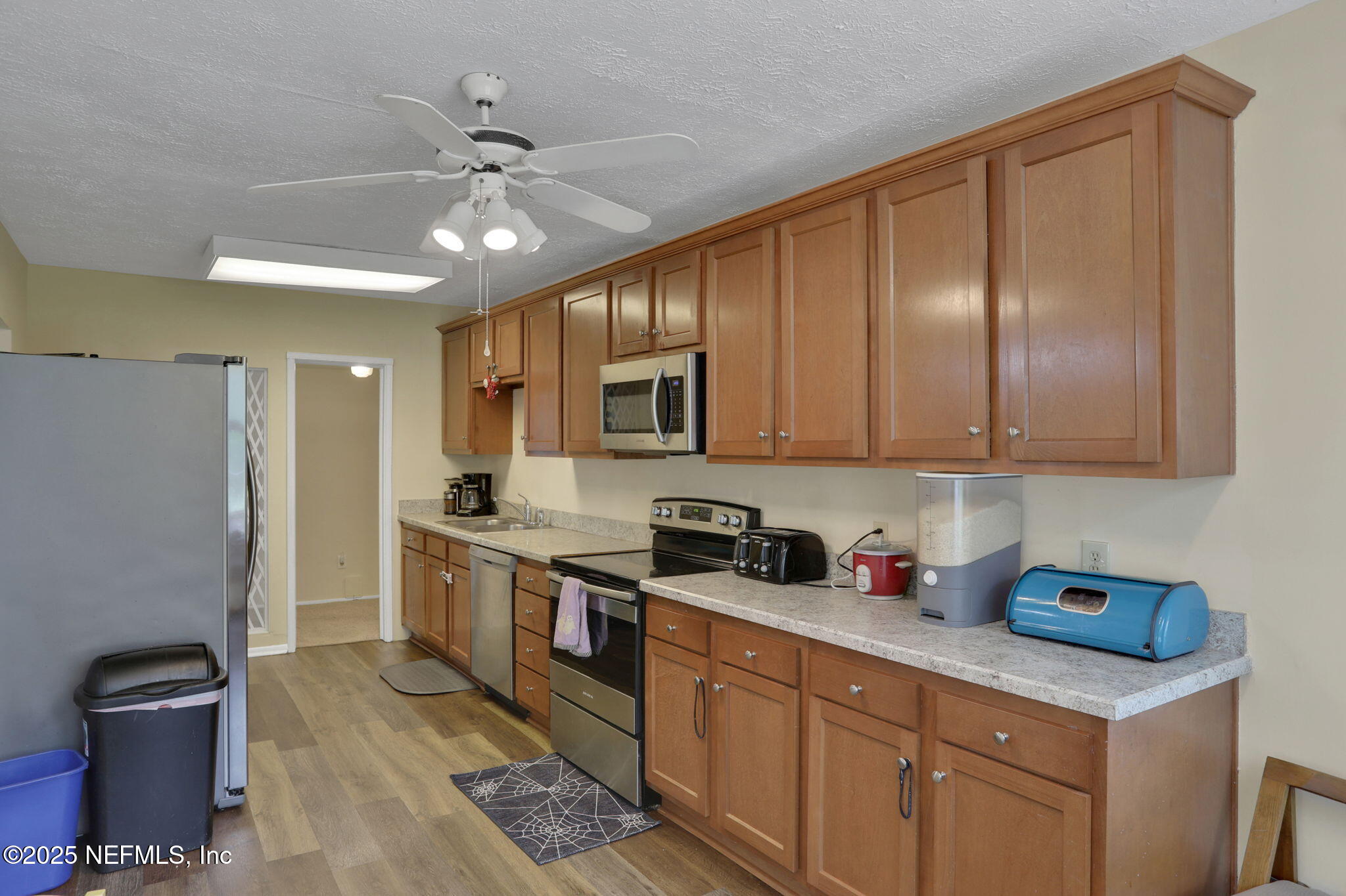 3757 Lilly Road North Jacksonville, FL 32207 - Photo 4 of 33 03 Kitchen