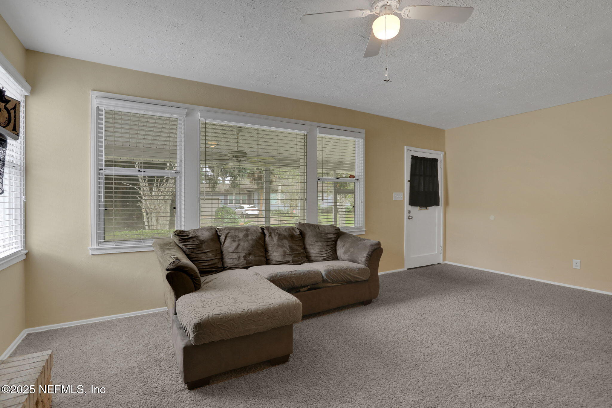 3757 Lilly Road North Jacksonville, FL 32207 - Photo 9 of 33 08 Living Room