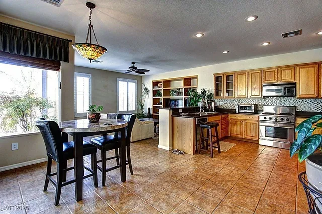 $2,700 | 4710 Fiore Bella Boulevard, Las Vegas, NV 89135