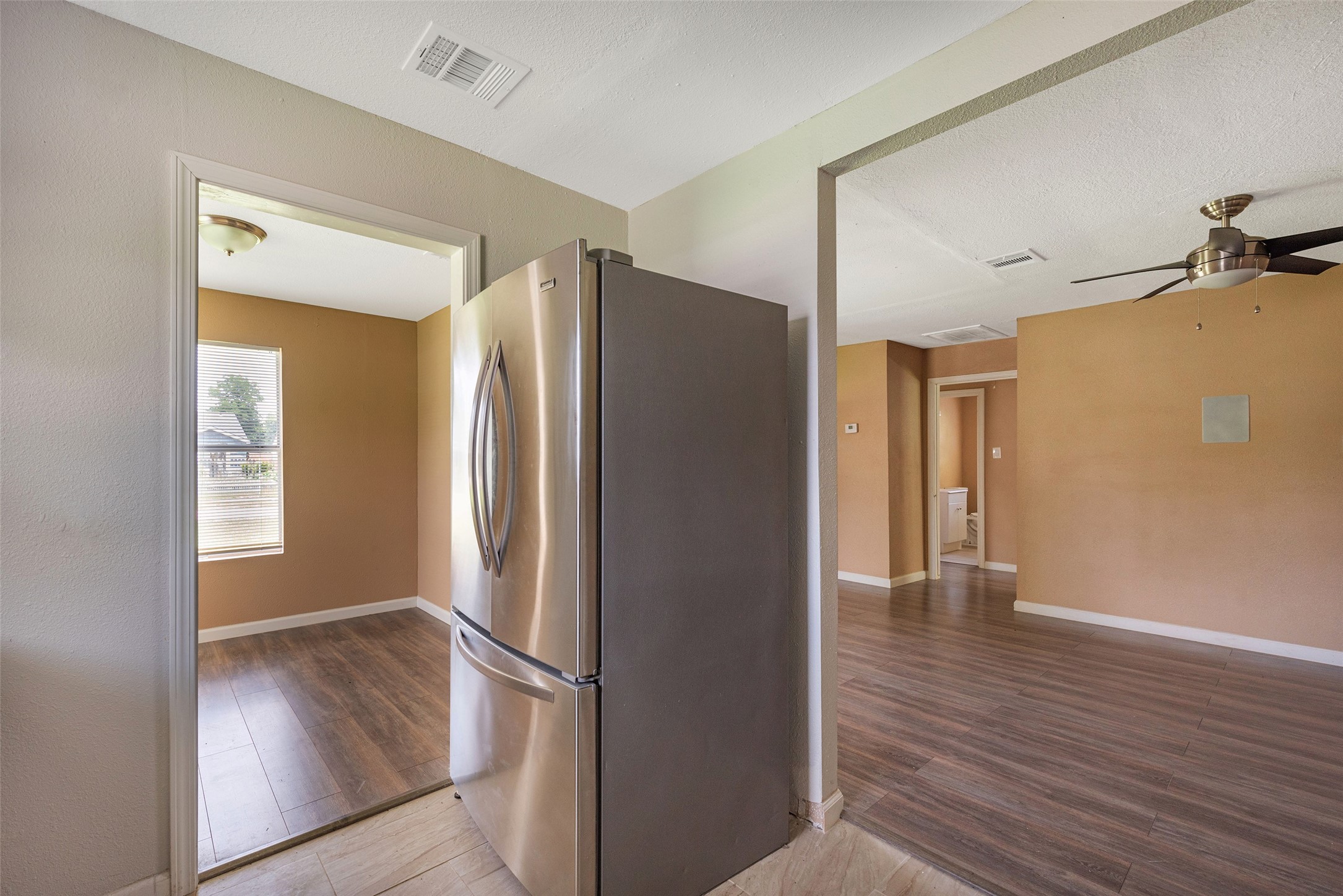 202 Norview Drive Houston, TX 77022 - Photo 8 of 24