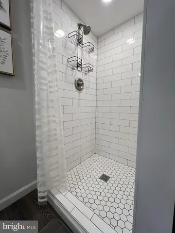 $1,800 | 324 South Castle Street, Baltimore, MD 21231