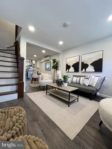 $1,800 | 324 South Castle Street, Baltimore, MD 21231