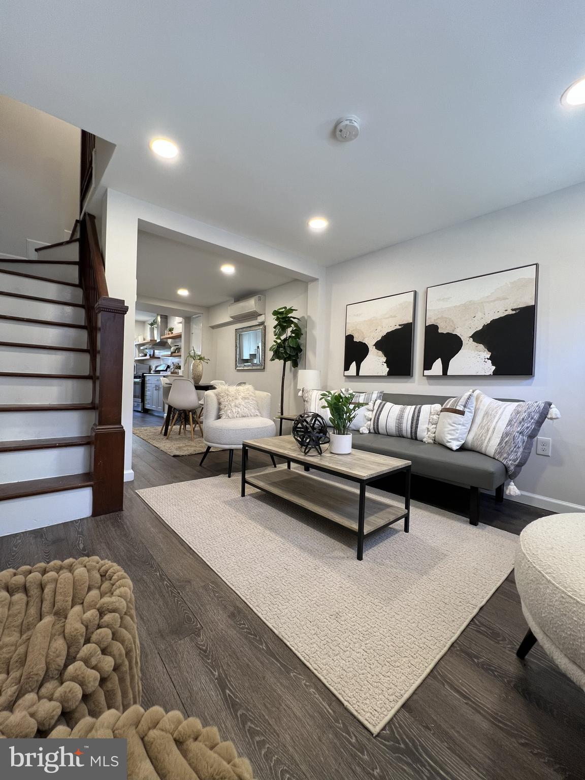 324 South Castle Street Baltimore, MD 21231 - Photo 3 of 17