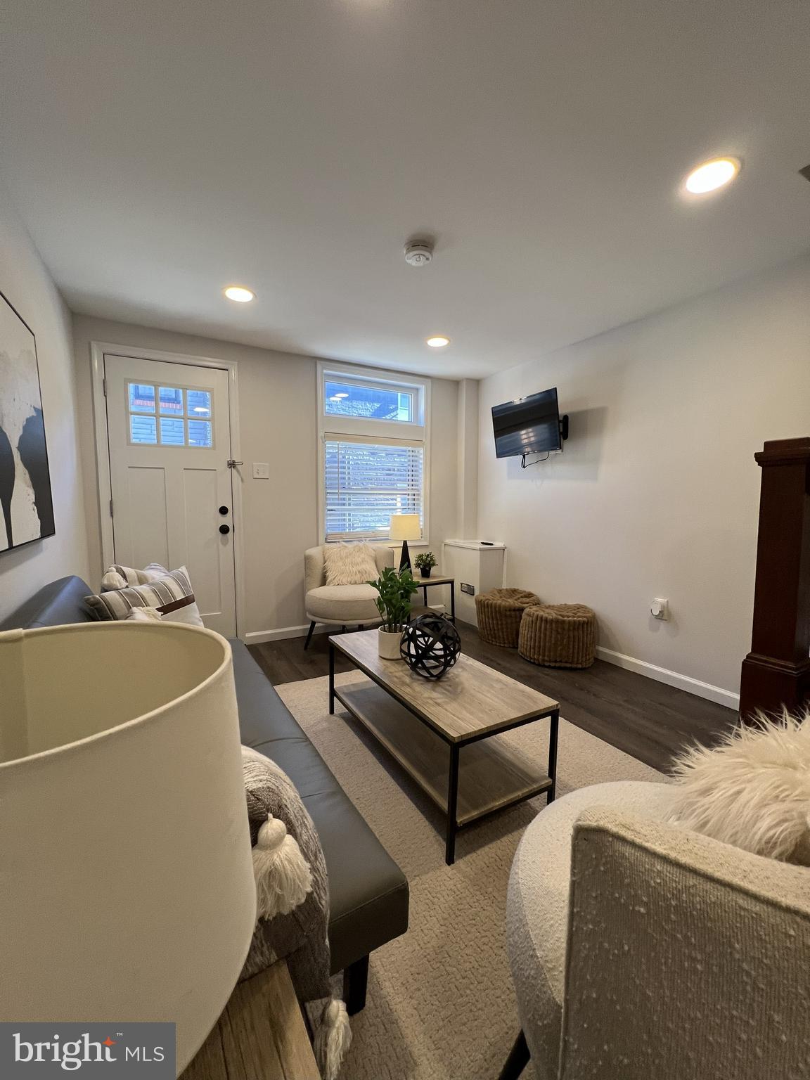 324 South Castle Street Baltimore, MD 21231 - Photo 4 of 17