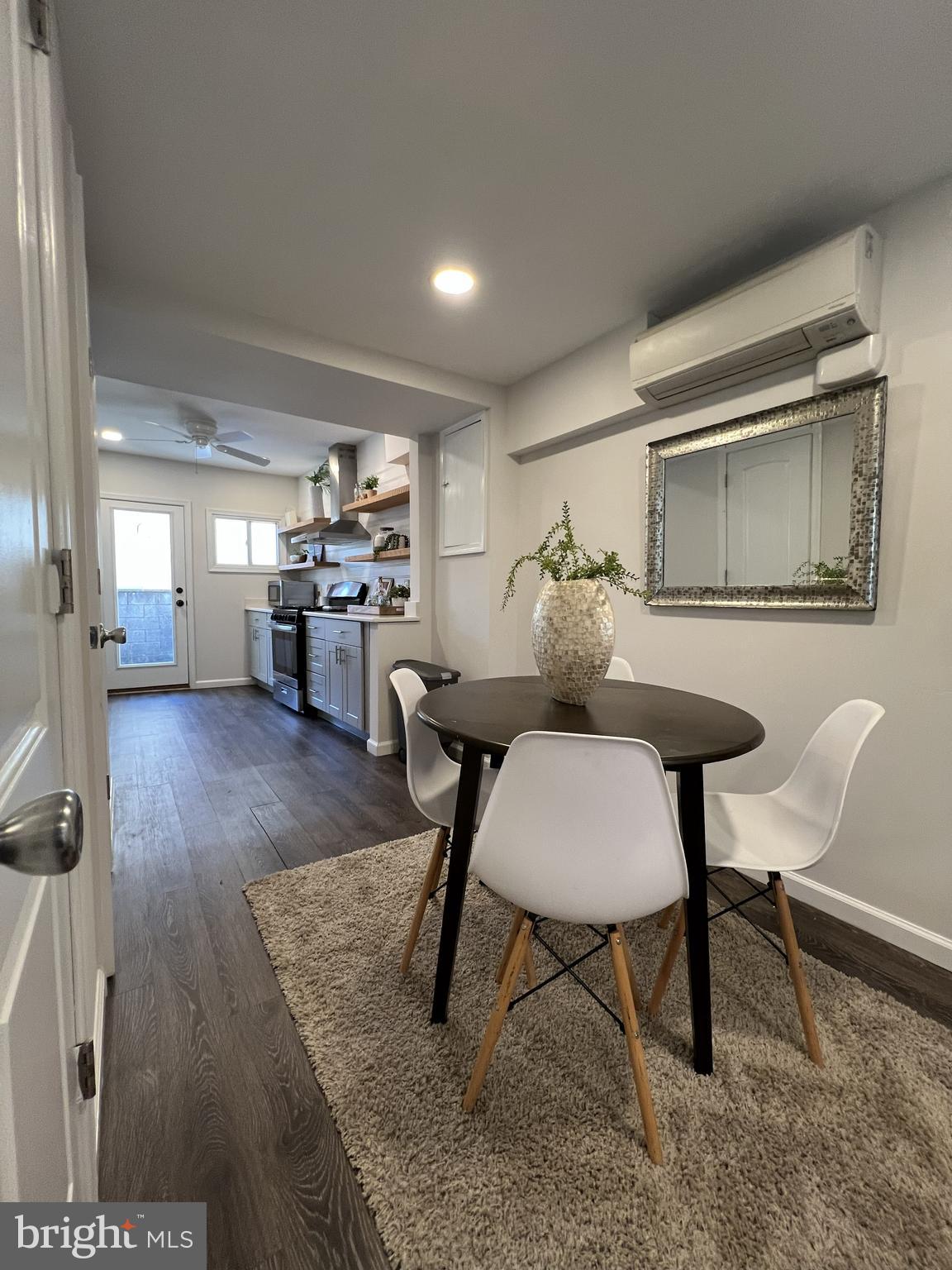 324 South Castle Street Baltimore, MD 21231 - Photo 5 of 17