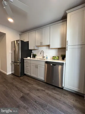 $1,800 | 324 South Castle Street, Baltimore, MD 21231