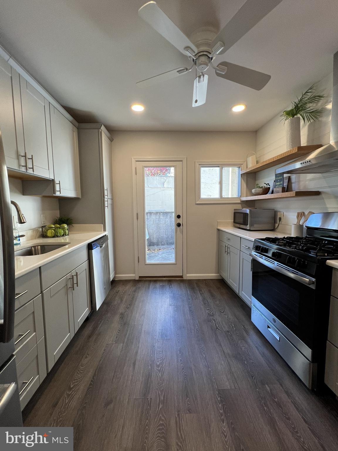 324 South Castle Street Baltimore, MD 21231 - Photo 9 of 17