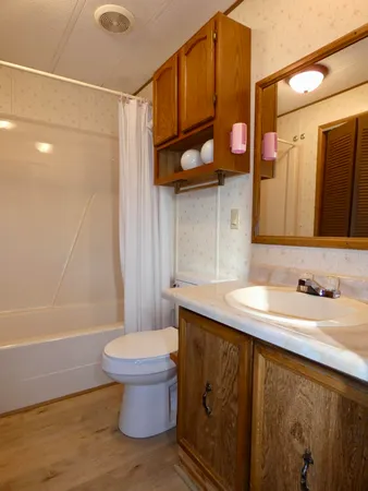 $24,900 | 3900 West Jefferson Avenue, Trenton, MI 48183