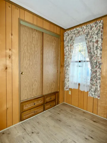 $24,900 | 3900 West Jefferson Avenue, Trenton, MI 48183