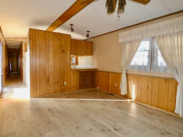 $24,900 | 3900 West Jefferson Avenue, Trenton, MI 48183