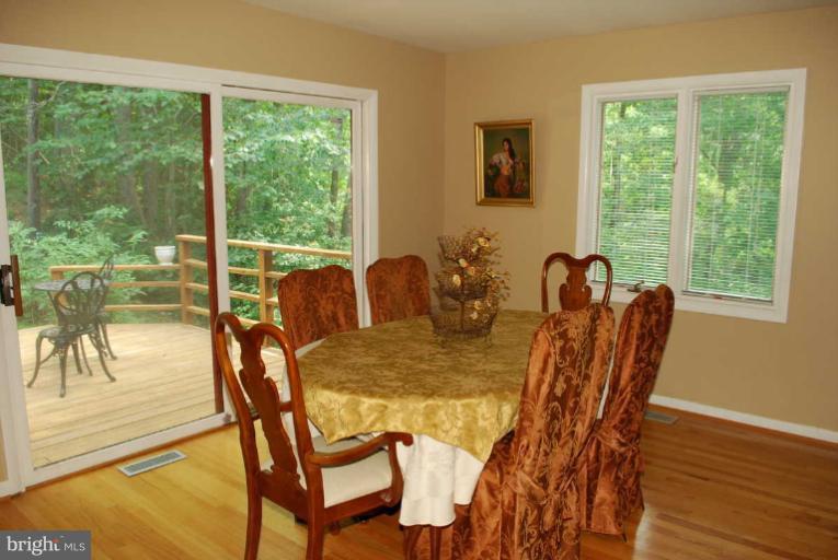 968 Saigon Road McLean, VA 22102 - Photo 23 of 28 Dining Room