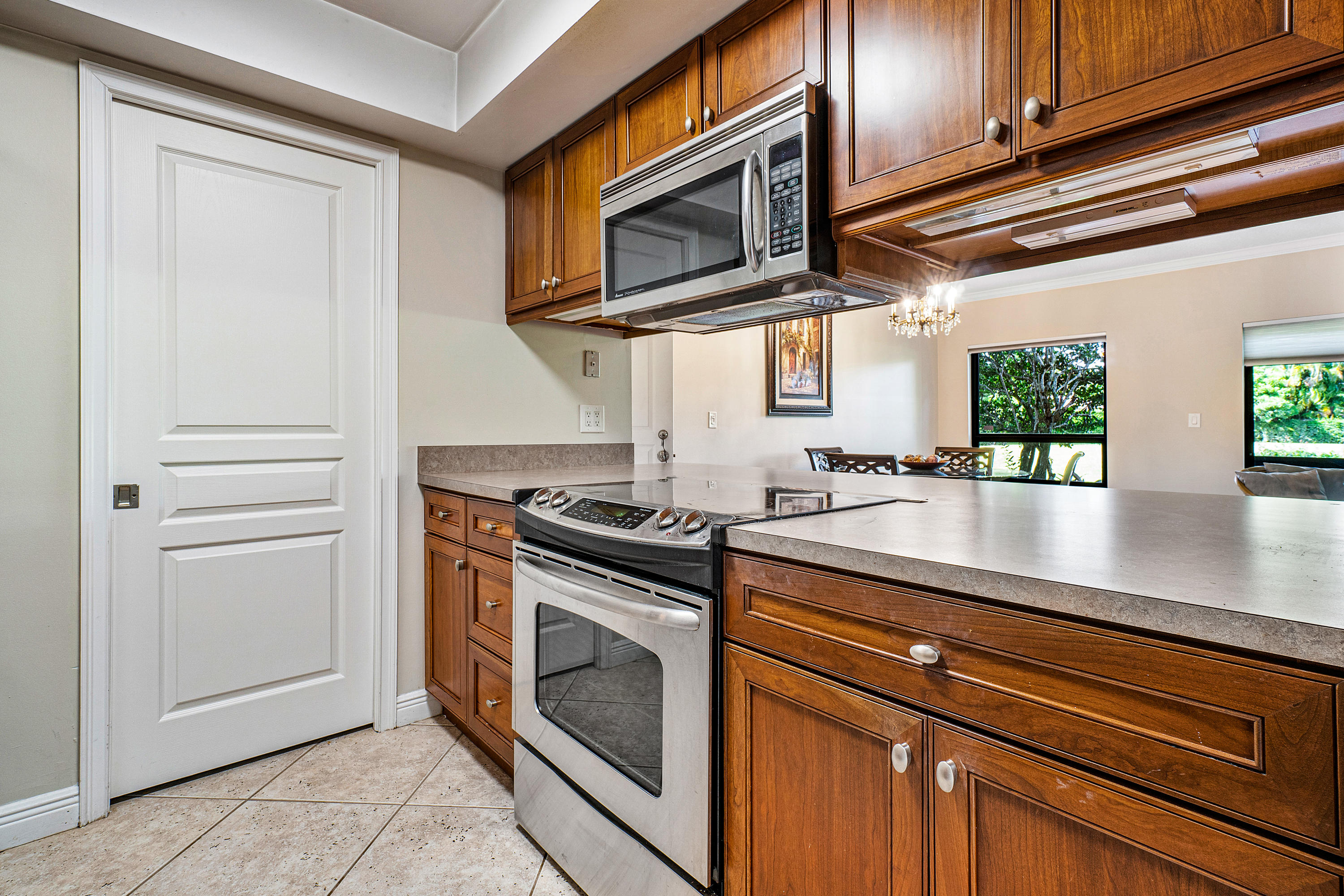 13334 Polo Club Road, Unit 217 Wellington, FL 33414 - Photo 13 of 23 012-13334PoloClubRoad-Wellington-FL-3341