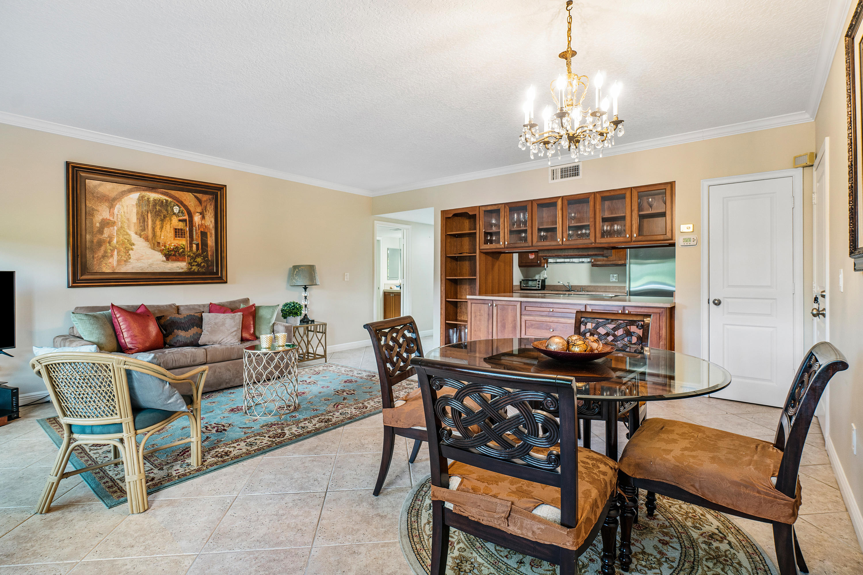 13334 Polo Club Road, Unit 217 Wellington, FL 33414 - Photo 9 of 23 008-13334PoloClubRoad-Wellington-FL-3341