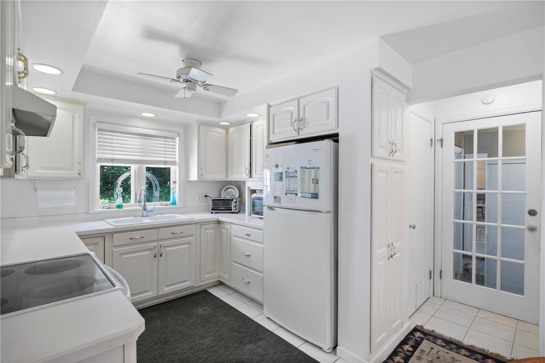112 Washington Road Pittsford, NY 14534 - Photo 14 of 37 Kitchen