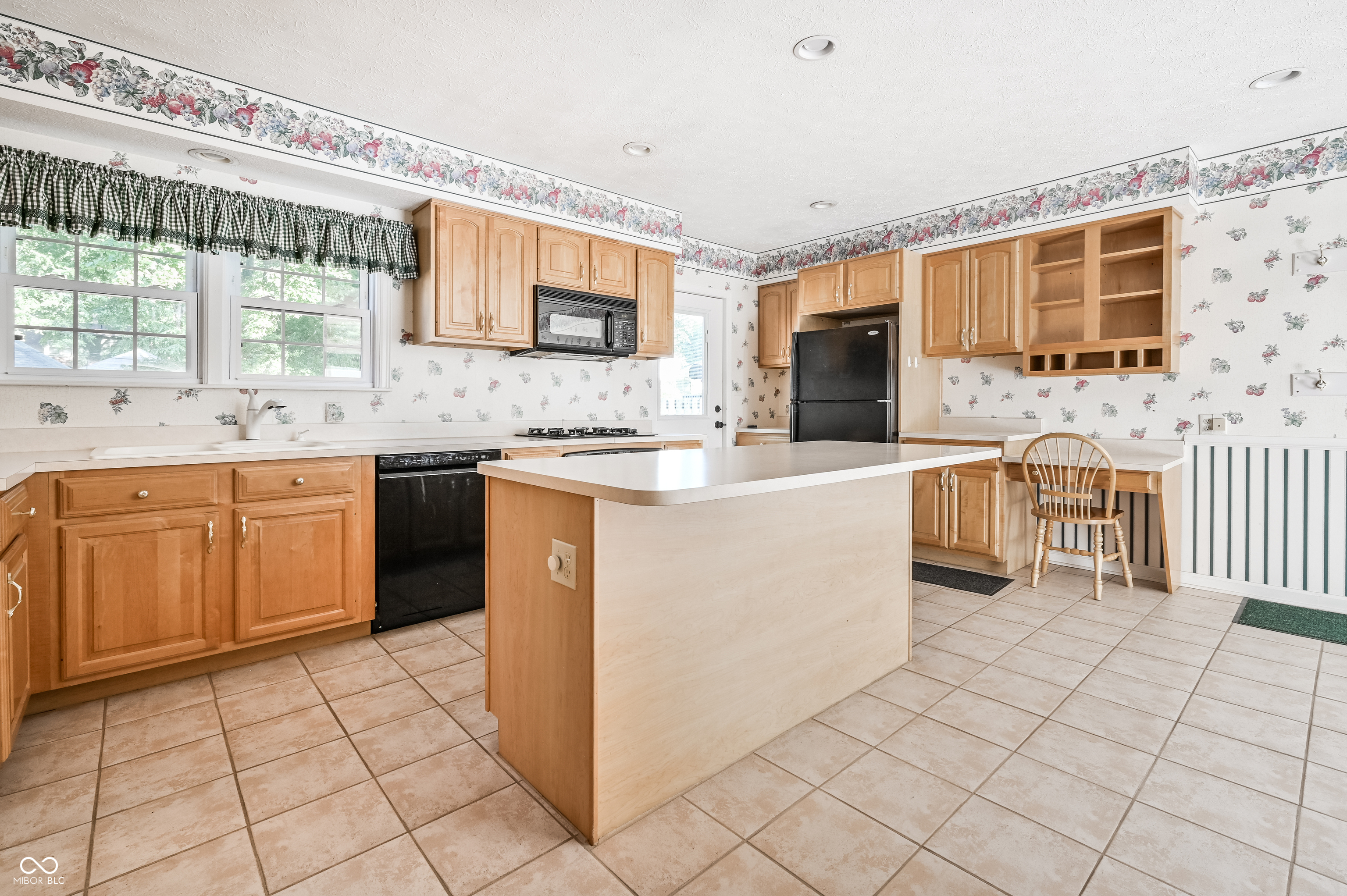 6835 Willow Road Indianapolis, IN 46220 - Photo 8 of 36 Gallery Image 8