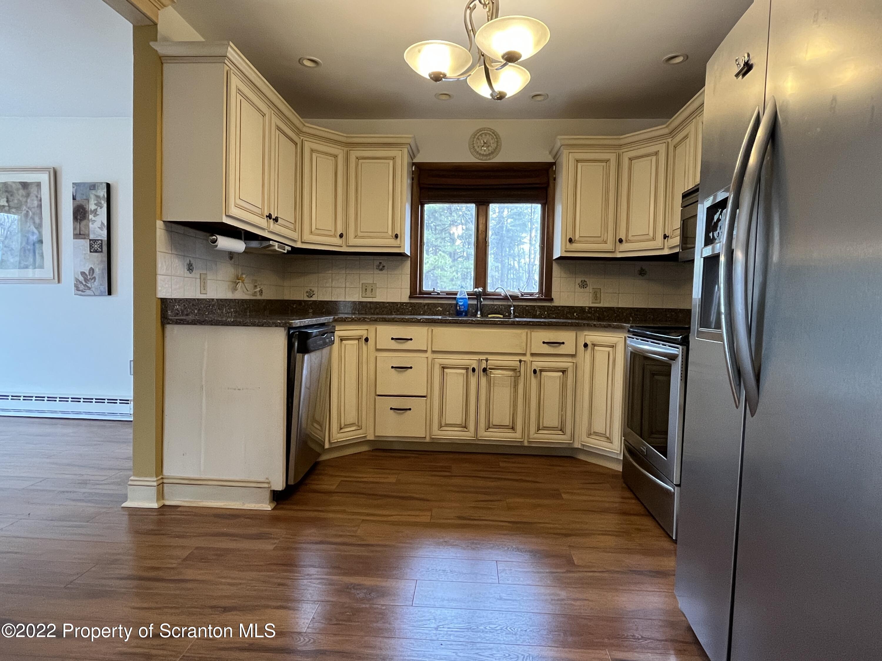 11046 Spring Drive Clarks Summit, PA 18411 - Photo 11 of 32 Gallery Image 11