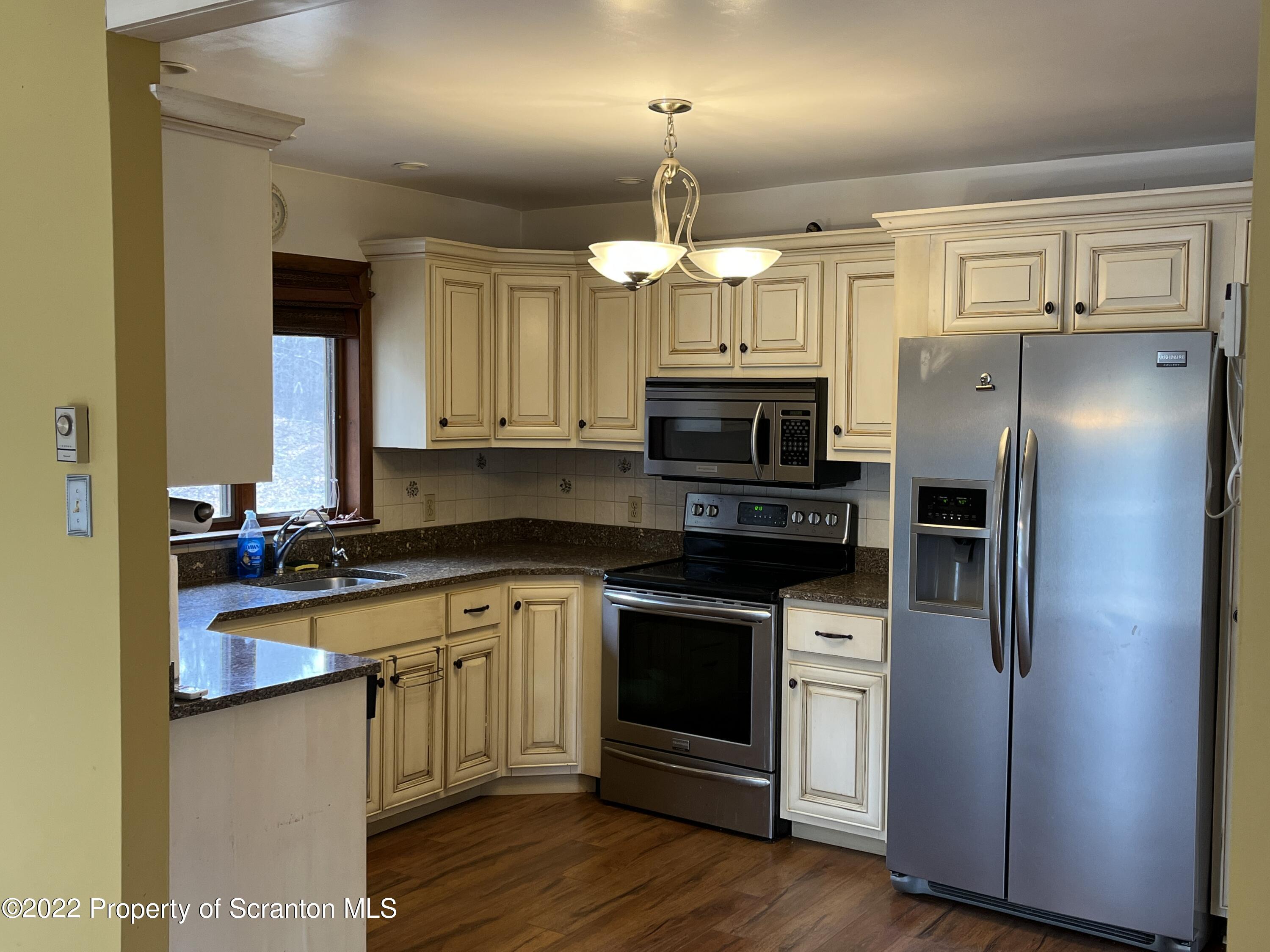 11046 Spring Drive Clarks Summit, PA 18411 - Photo 12 of 32 Gallery Image 12