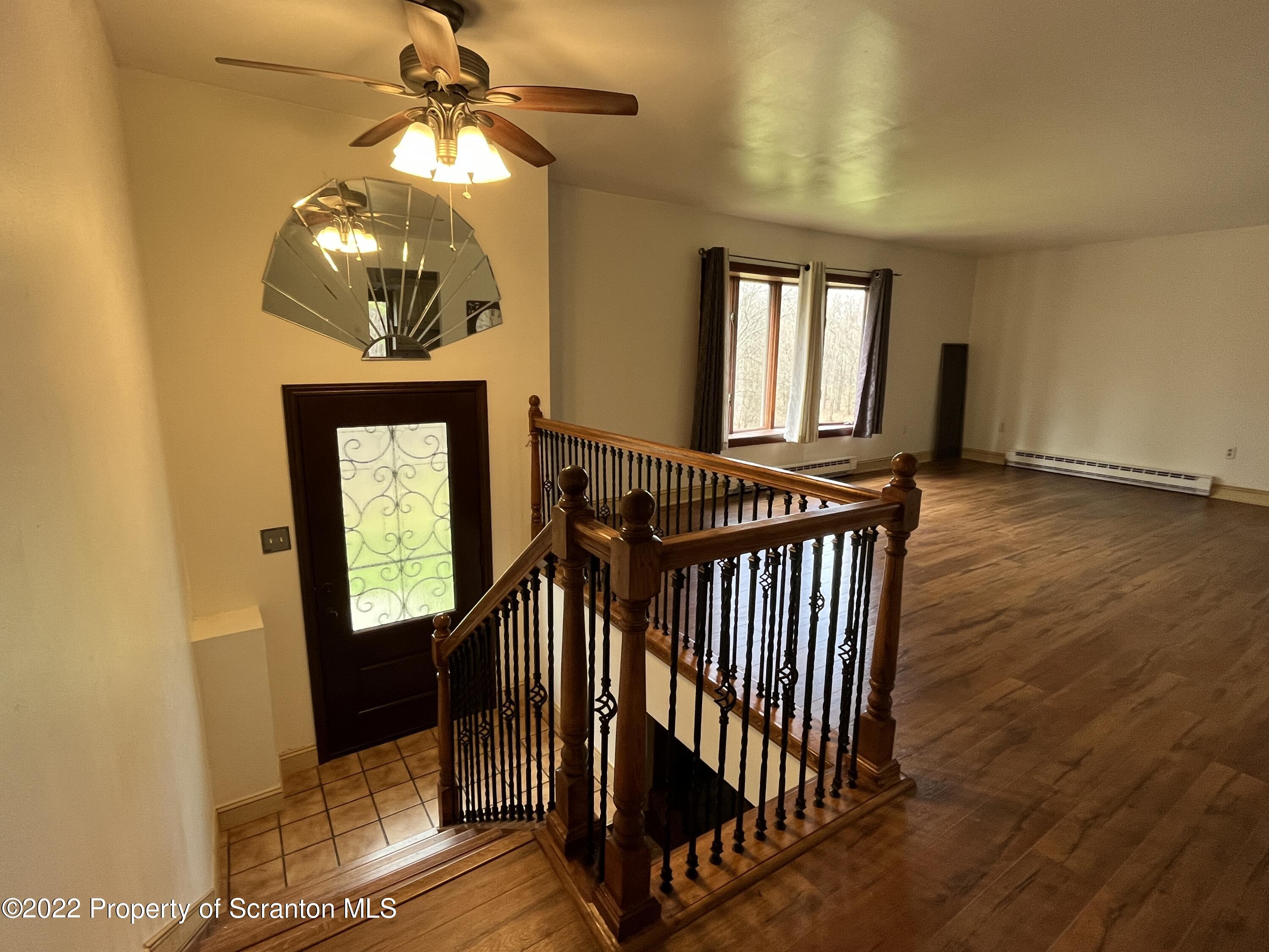11046 Spring Drive Clarks Summit, PA 18411 - Photo 4 of 32 Gallery Image 4