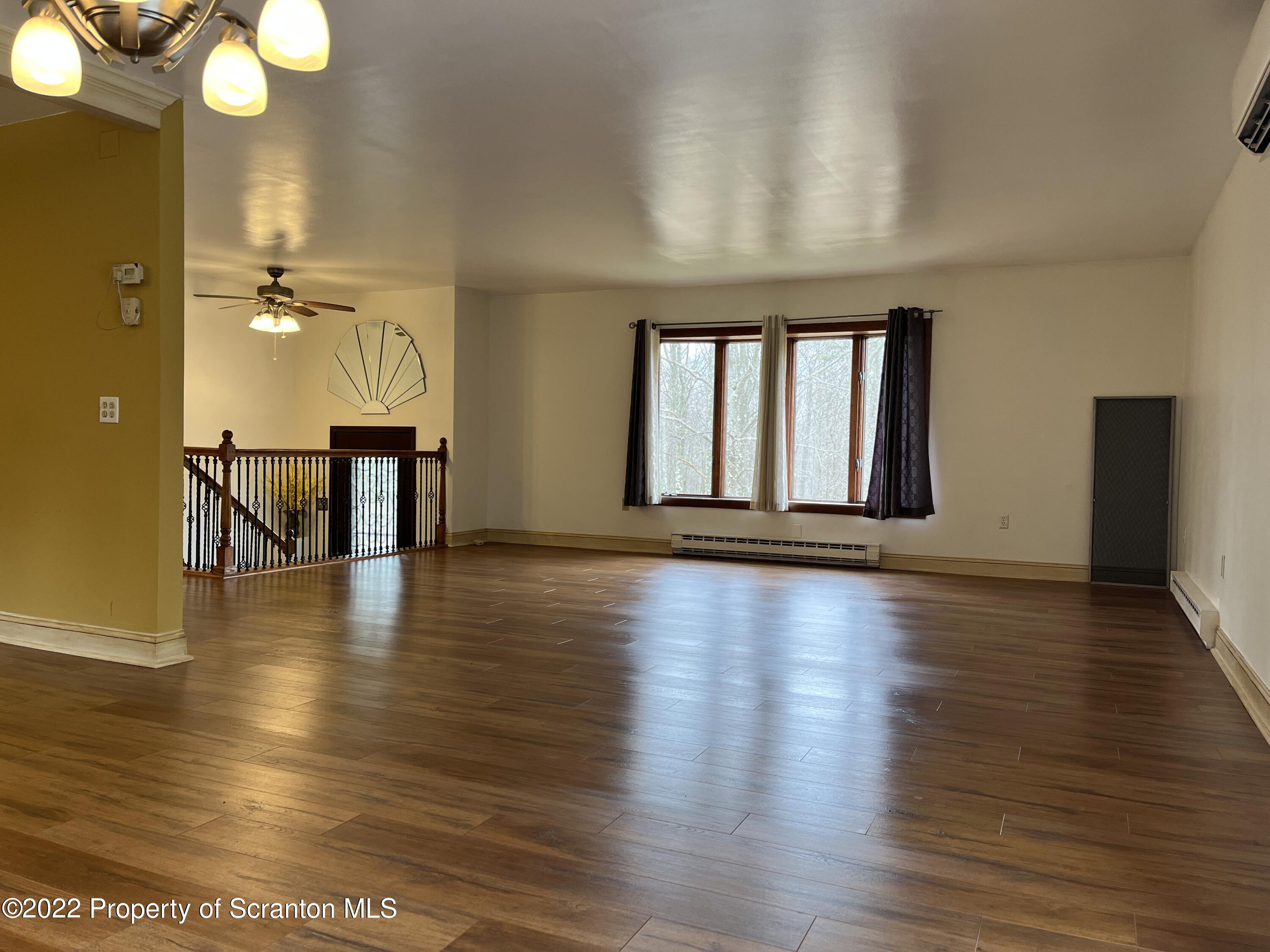 11046 Spring Drive Clarks Summit, PA 18411 - Photo 6 of 32 Gallery Image 6