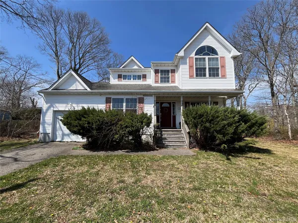 $555,000 | 3 Robinwood Drive, Mastic Beach, NY 11951