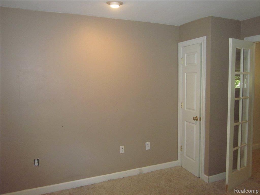 1895 June Avenue Rochester, MI 48309 - Photo 8 of 15 bedroom 3