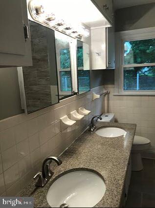 902 Price Road Salisbury, MD 21801 - Photo 13 of 39 Bathroom