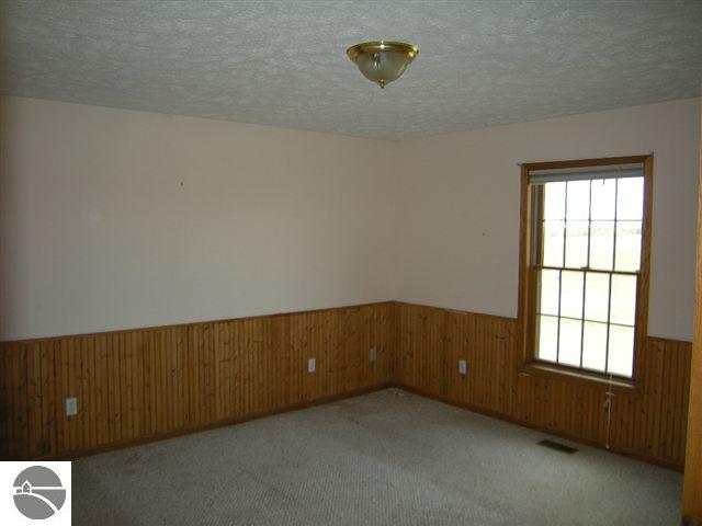 8299 Kingsley Road Kingsley, MI 49649 - Photo 15 of 22 1739212-14.JPG