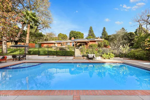 $2,750,000 | 1948 Ravista Lane, La Canada Flintridge, CA 91011