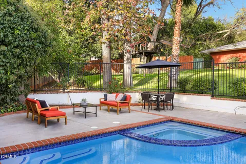 $2,750,000 | 1948 Ravista Lane, La Canada Flintridge, CA 91011