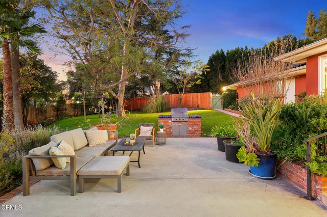 $2,750,000 | 1948 Ravista Lane, La Canada Flintridge, CA 91011