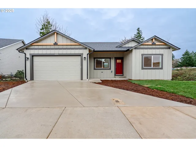 $339,900 | 1423 45th Avenue, Sweet Home, OR 97386