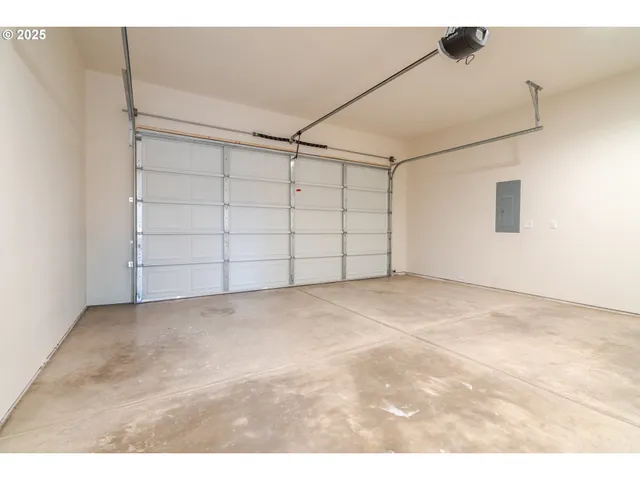 $339,900 | 1423 45th Avenue, Sweet Home, OR 97386