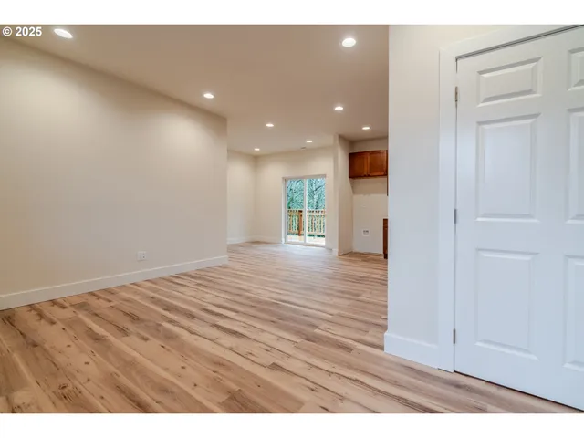 $339,900 | 1423 45th Avenue, Sweet Home, OR 97386