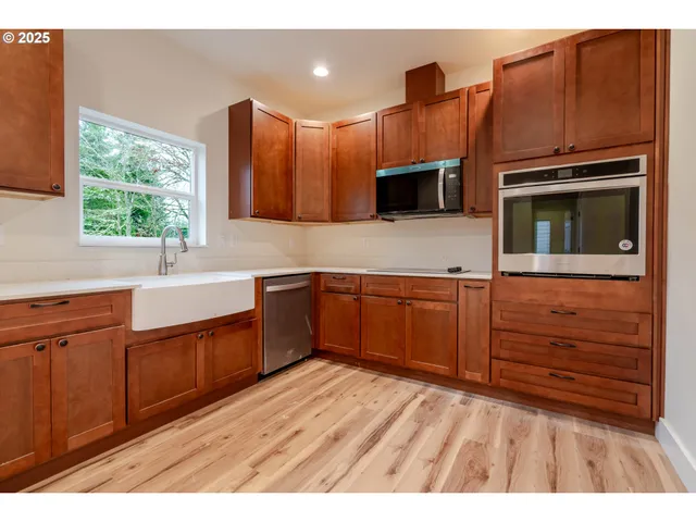 $339,900 | 1423 45th Avenue, Sweet Home, OR 97386