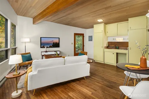 $1,950,000 | 4001 55th Avenue Northeast, Seattle, WA 98105