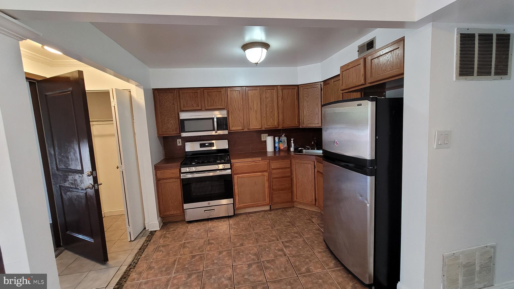 3556 Woodhaven Road Philadelphia, PA 19154 - Photo 11 of 19
