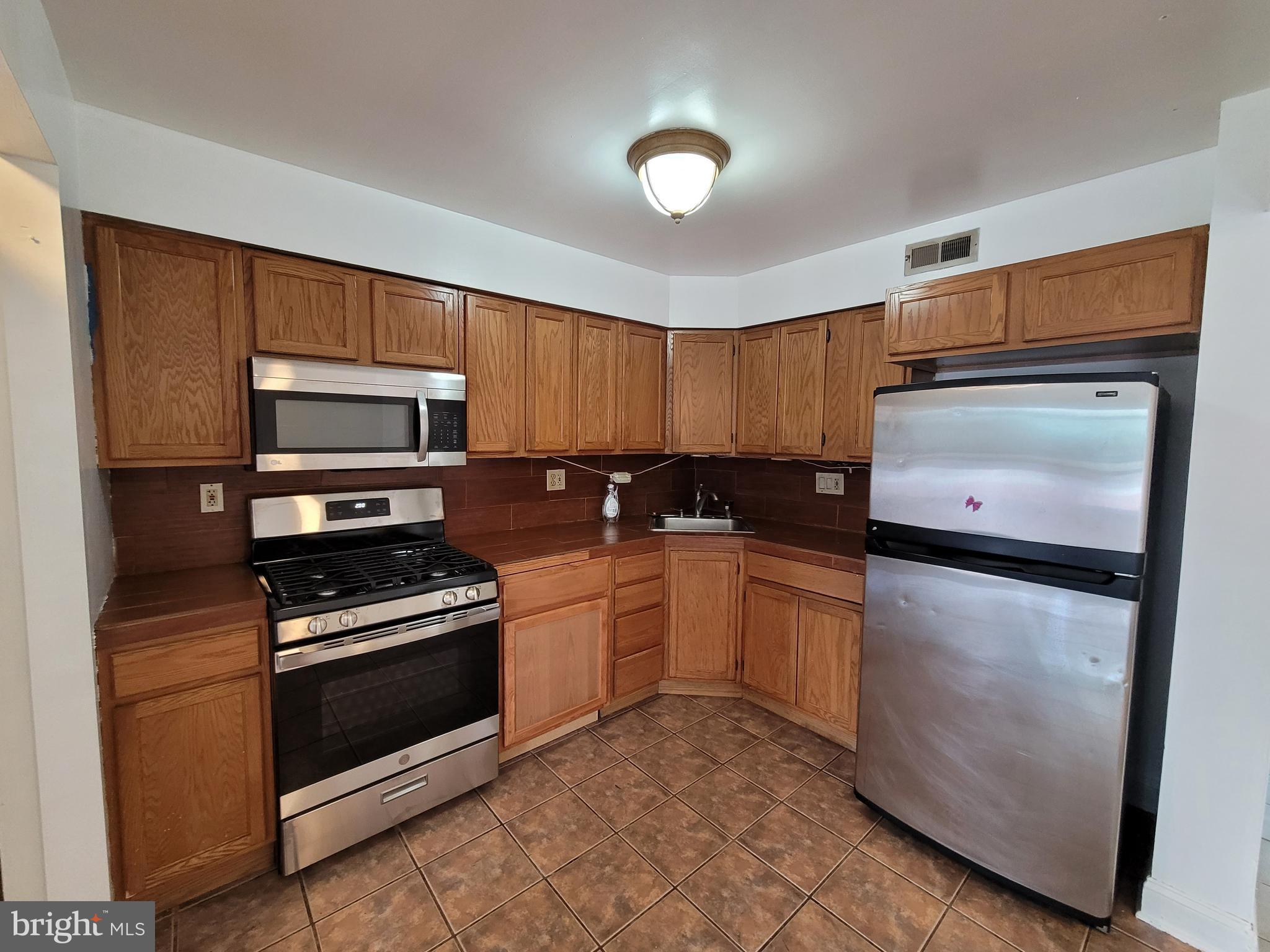 3556 Woodhaven Road Philadelphia, PA 19154 - Photo 12 of 19
