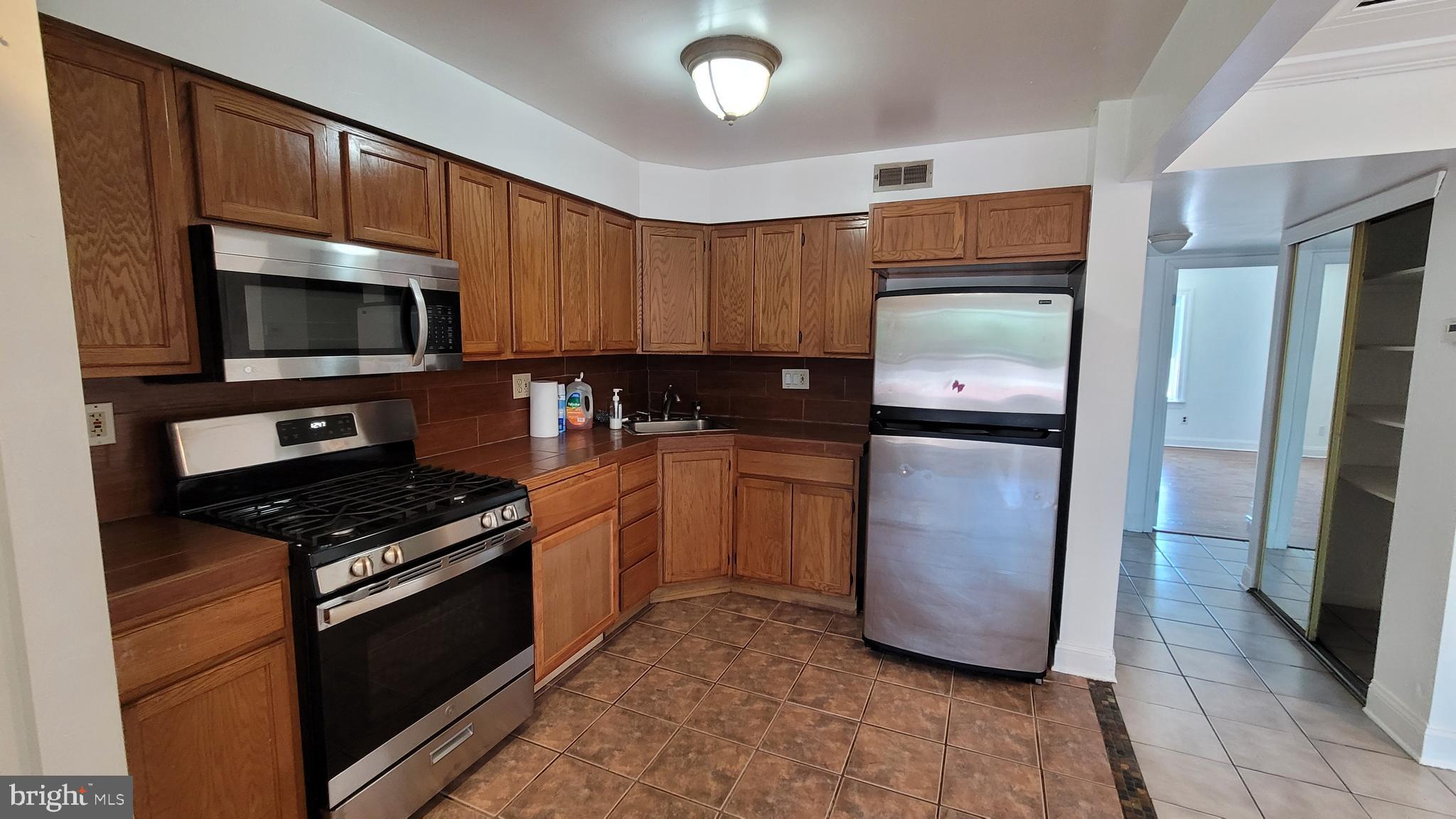 3556 Woodhaven Road Philadelphia, PA 19154 - Photo 9 of 19