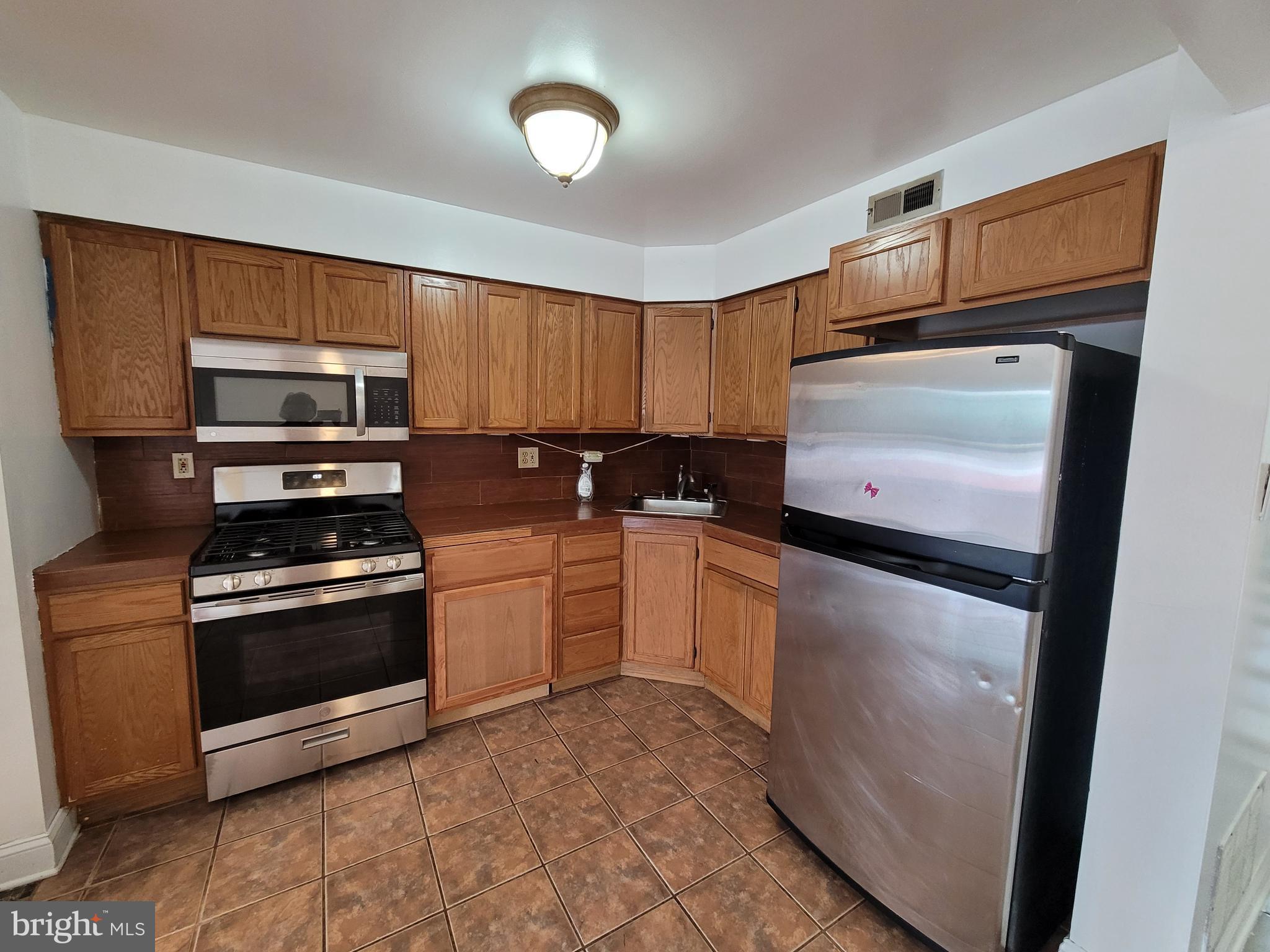 3556 Woodhaven Road Philadelphia, PA 19154 - Photo 10 of 19