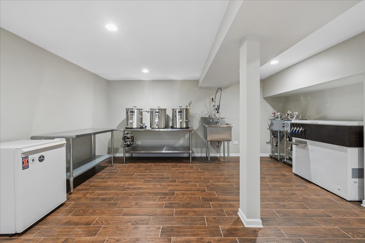 327 Shelbourne Road Volo, IL 60073 - Photo 23 of 43