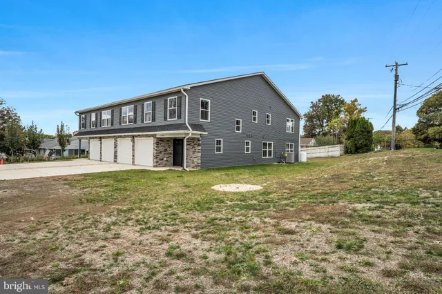 $3,000 | 1500 Embassy Drive, Unit A, Harrisburg, PA 17109