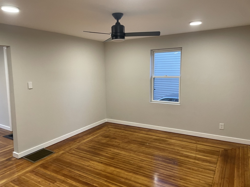 81 James Street Springfield, MA 01105 - Photo 11 of 25