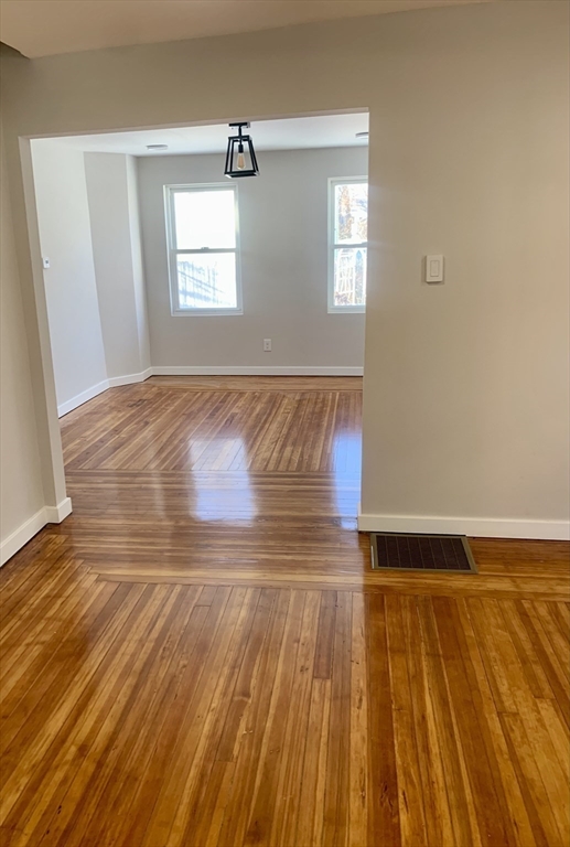 81 James Street Springfield, MA 01105 - Photo 14 of 25