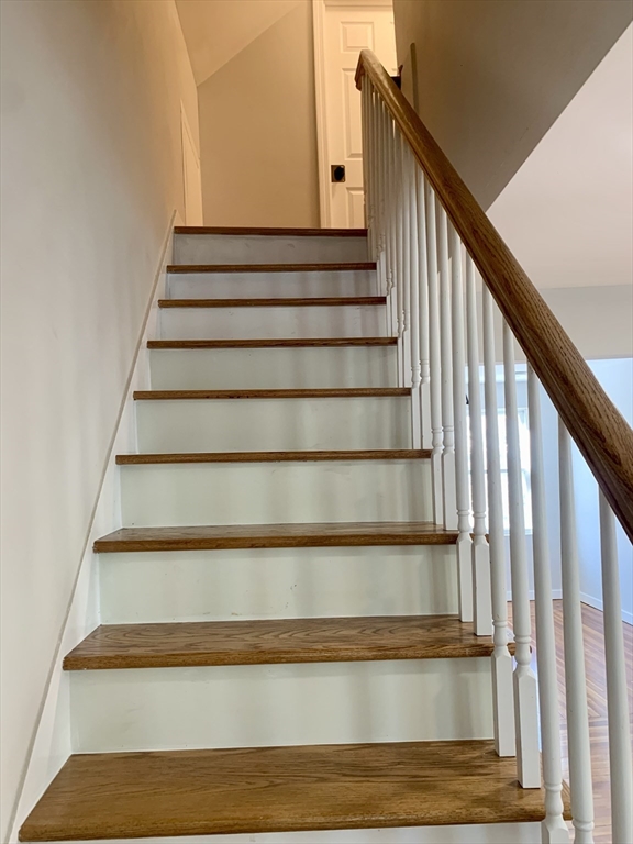 81 James Street Springfield, MA 01105 - Photo 5 of 25