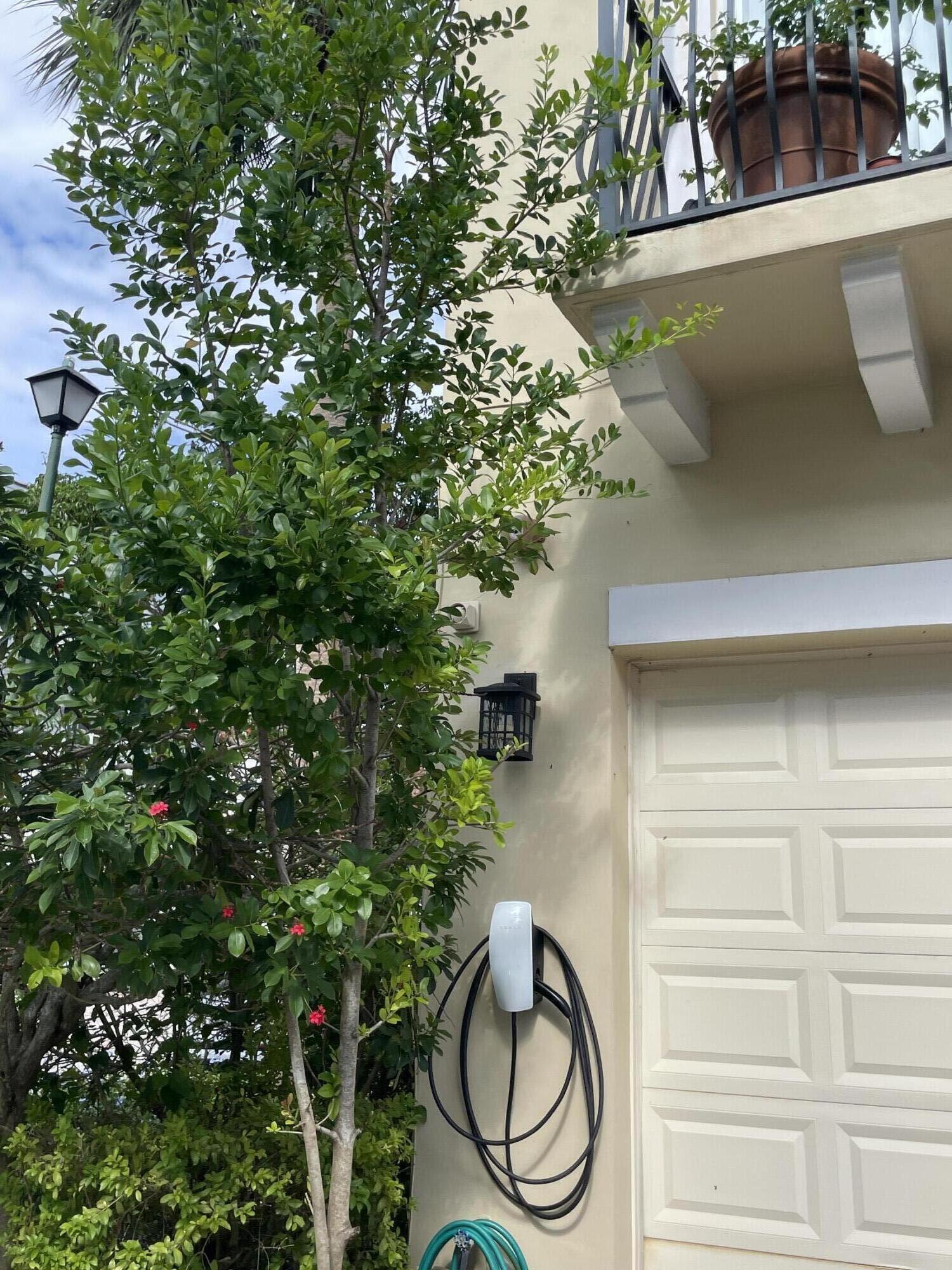 552 North West 39th Circle Boca Raton, FL 33431 - Photo 3 of 32 IMG_2645