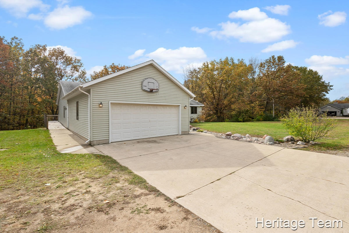 9766 Robbins Road Clarksville, MI 48815 - Photo 3 of 44 IMG_1002